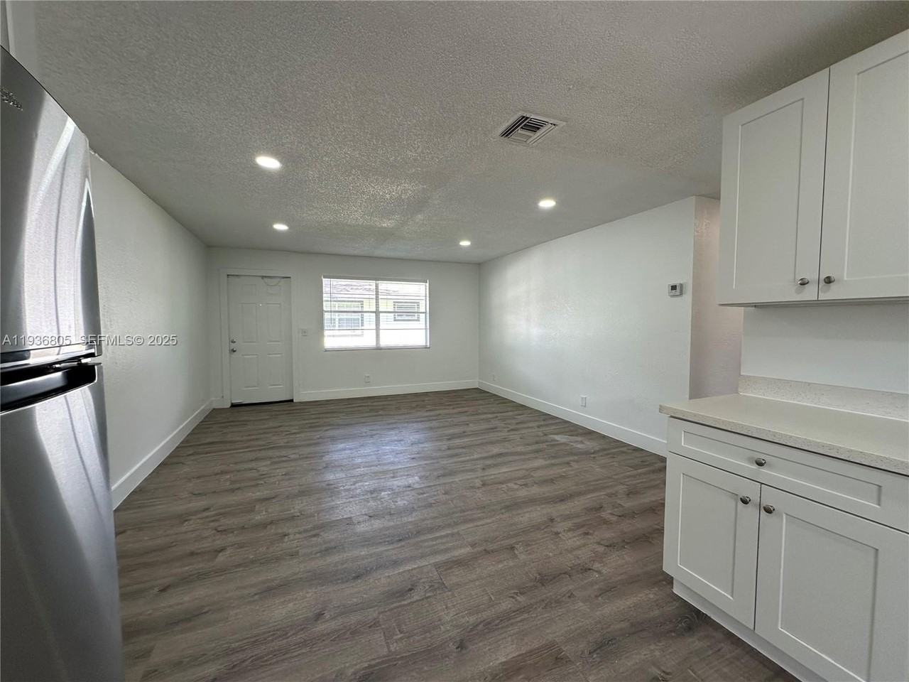 116 Nw 2nd Ave #B - Photo 6 of 46