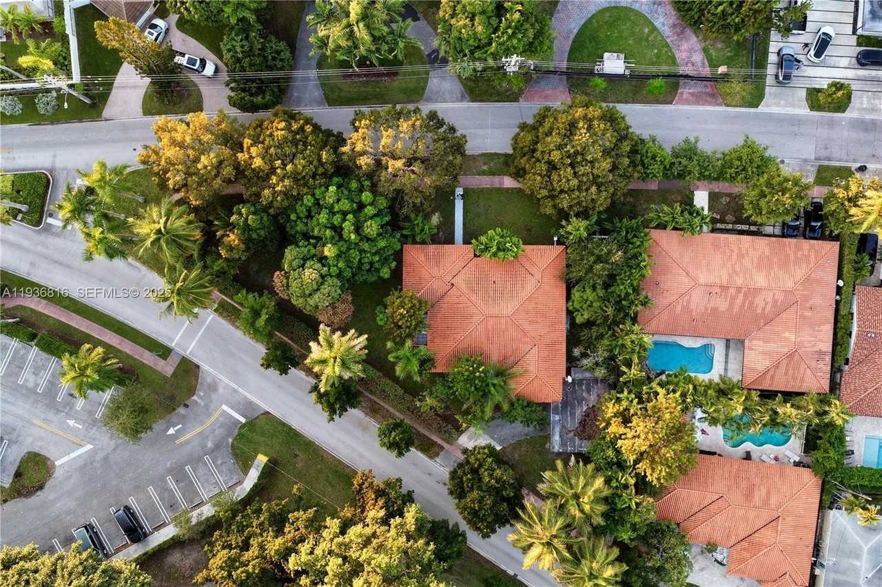 1100 N Shore Dr #0 - Photo 3 of 34