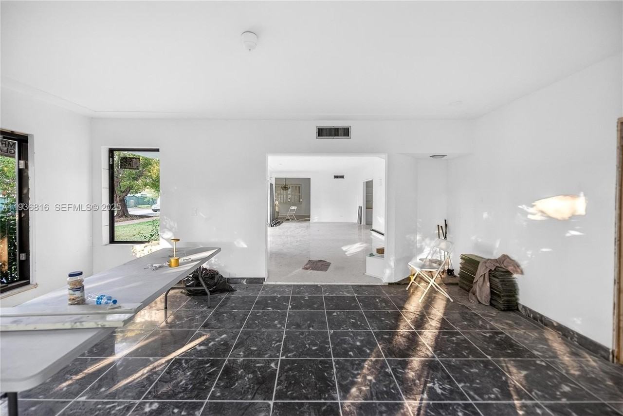 1100 N Shore Dr #0 - Photo 7 of 34