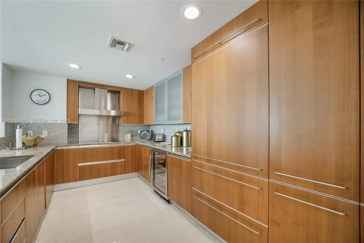 2627 S Bayshore Dr #1602 - Photo 6 of 25