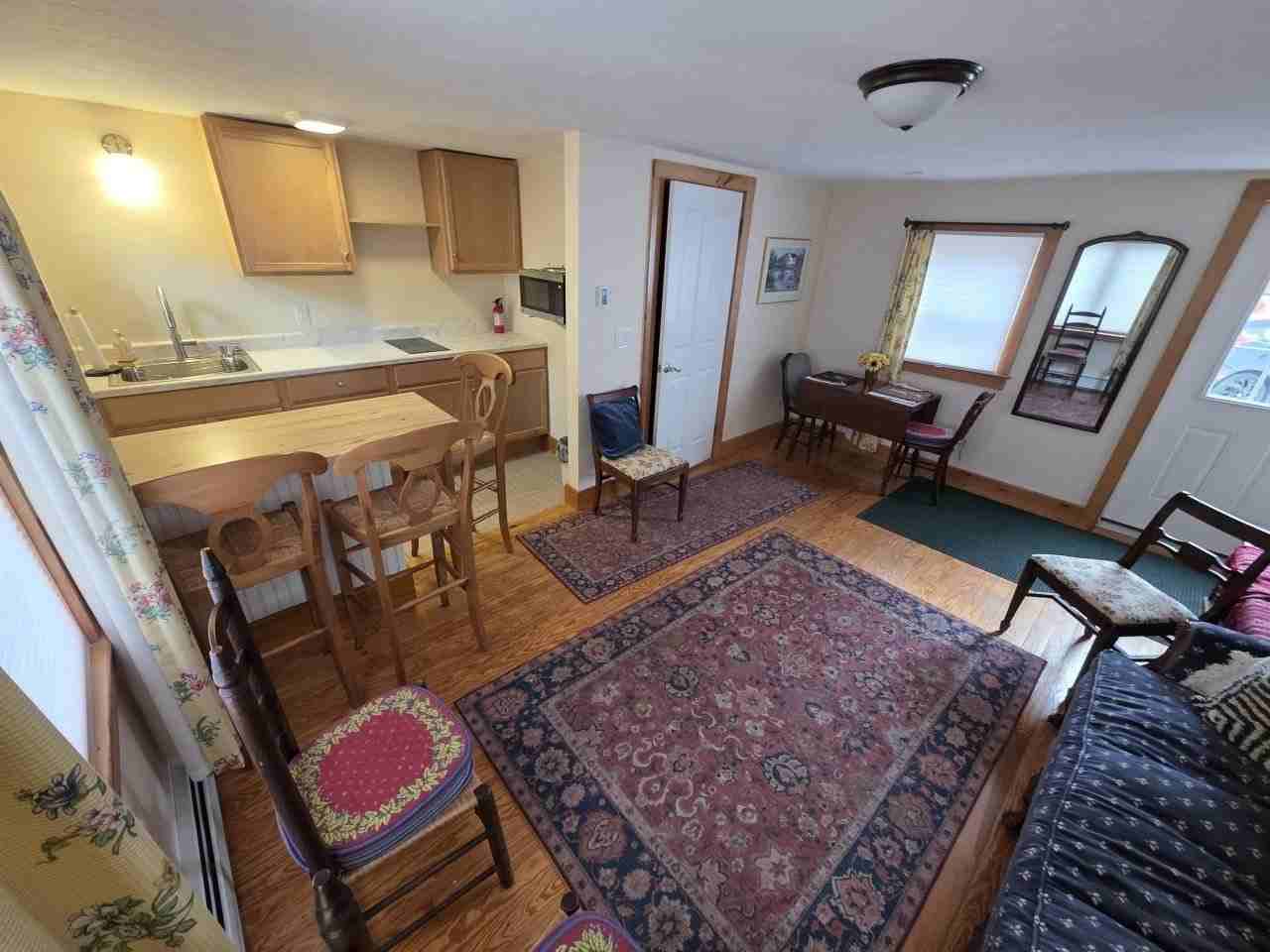 32B Maple St - Photo 3 of 6