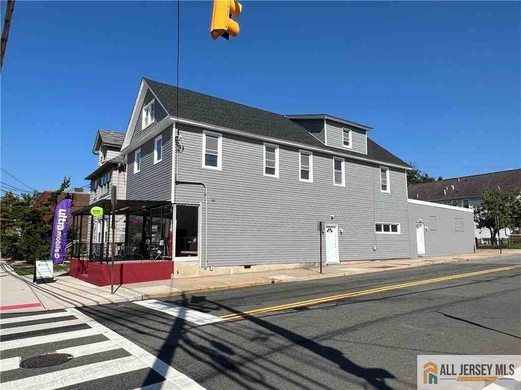 588 Livingston Ave #2A - Photo 2 of 12