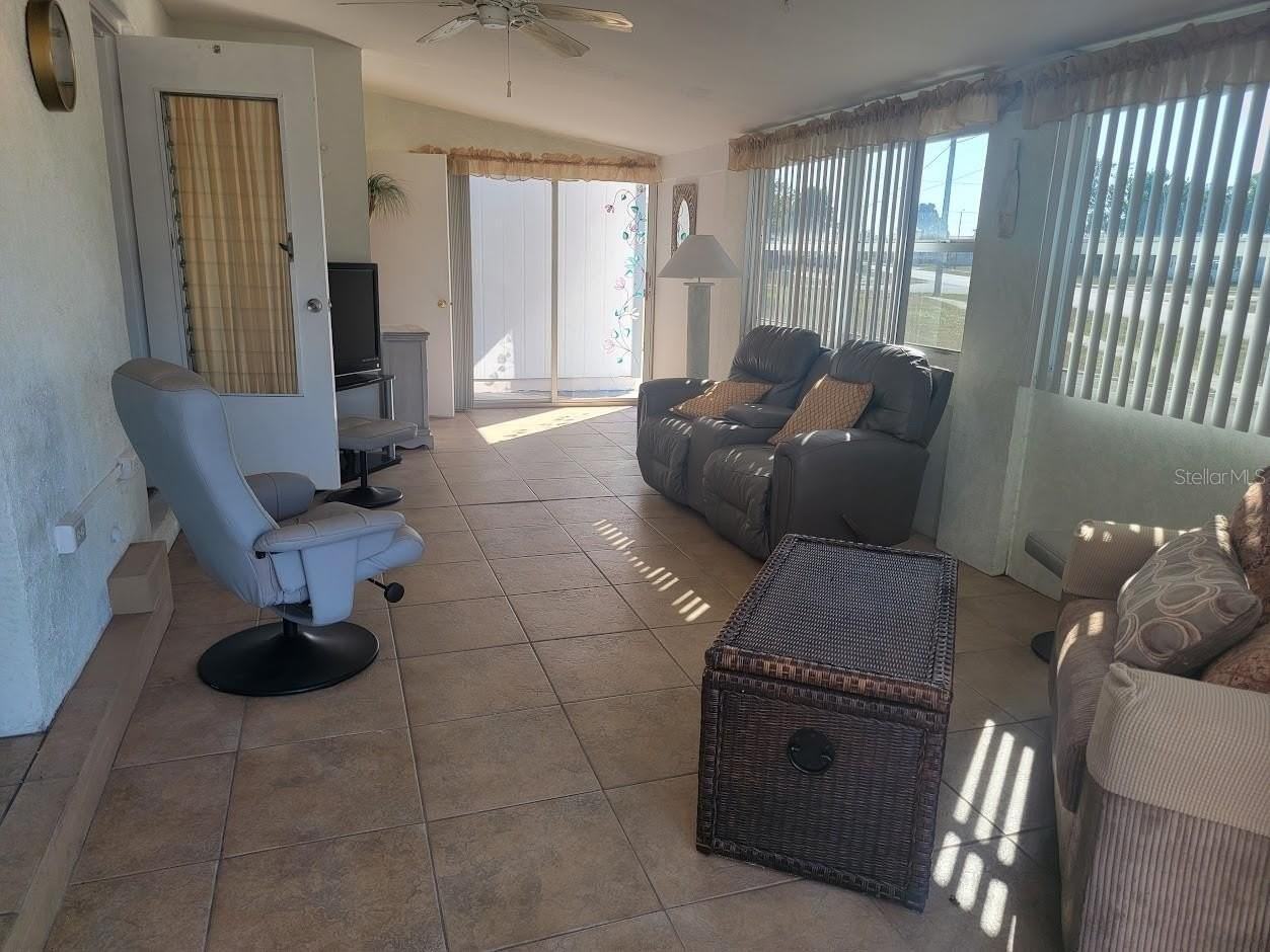 8385 Aero Ave - Photo 6 of 32