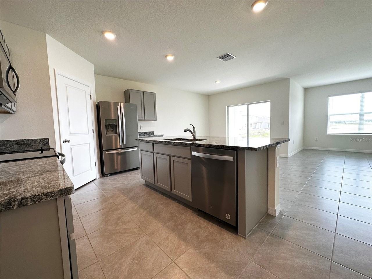 5117 Vecchio Ct - Photo 4 of 38