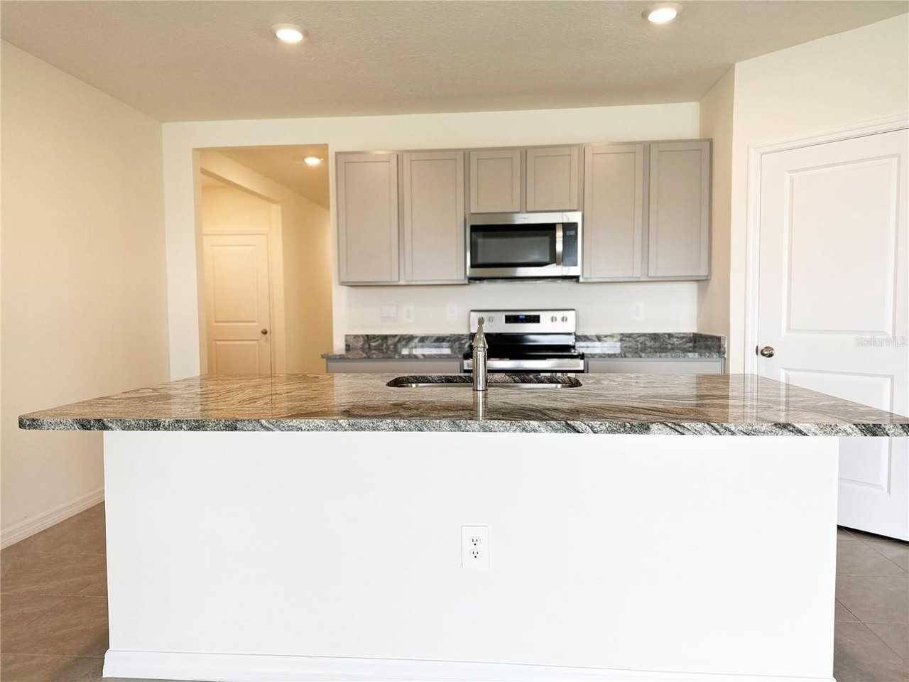 5117 Vecchio Ct - Photo 7 of 38