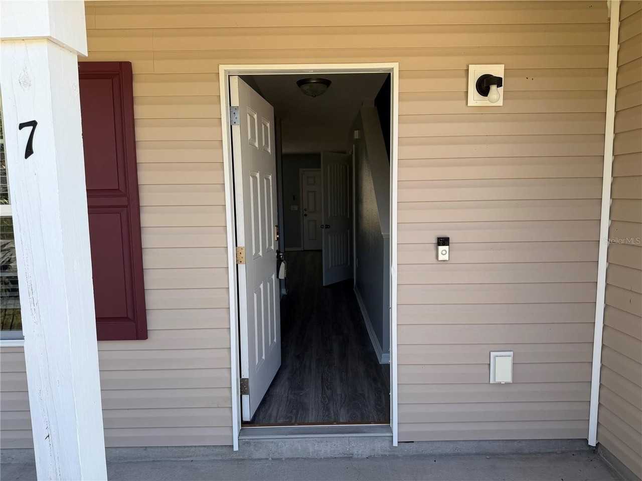 7 Russkin Ln - Photo 2 of 17