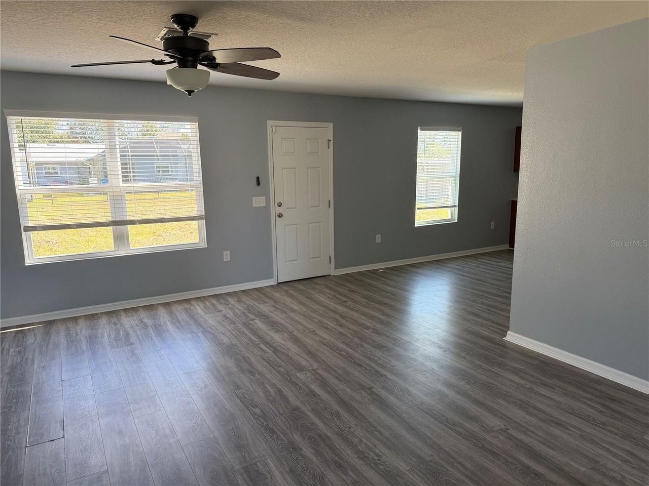 7 Russkin Ln - Photo 4 of 17