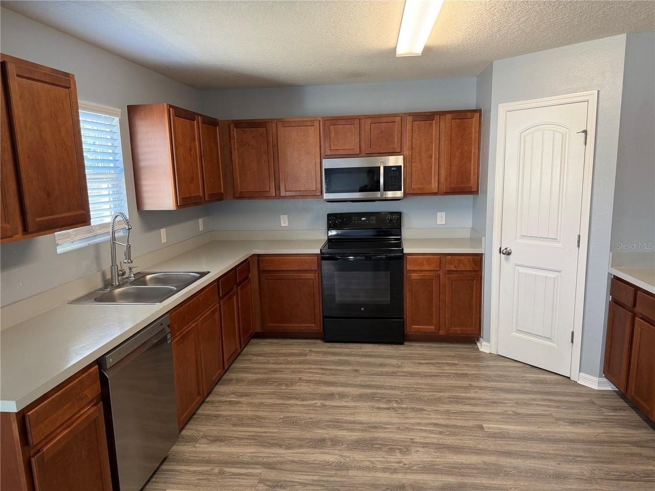 7 Russkin Ln - Photo 6 of 17