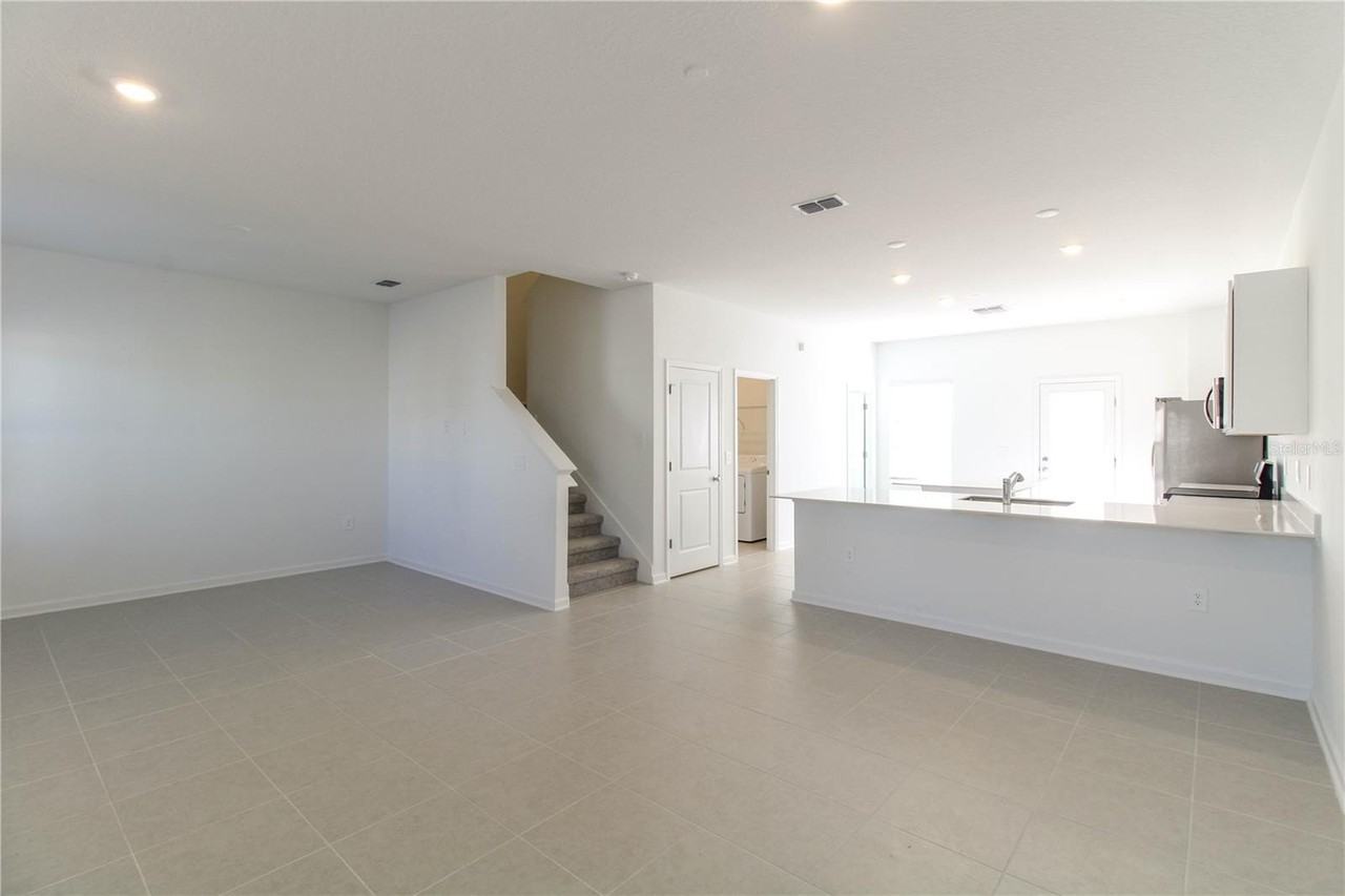 2278 White Buffalo St - Photo 4 of 29