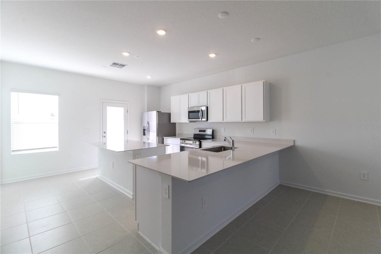 2278 White Buffalo St - Photo 6 of 29