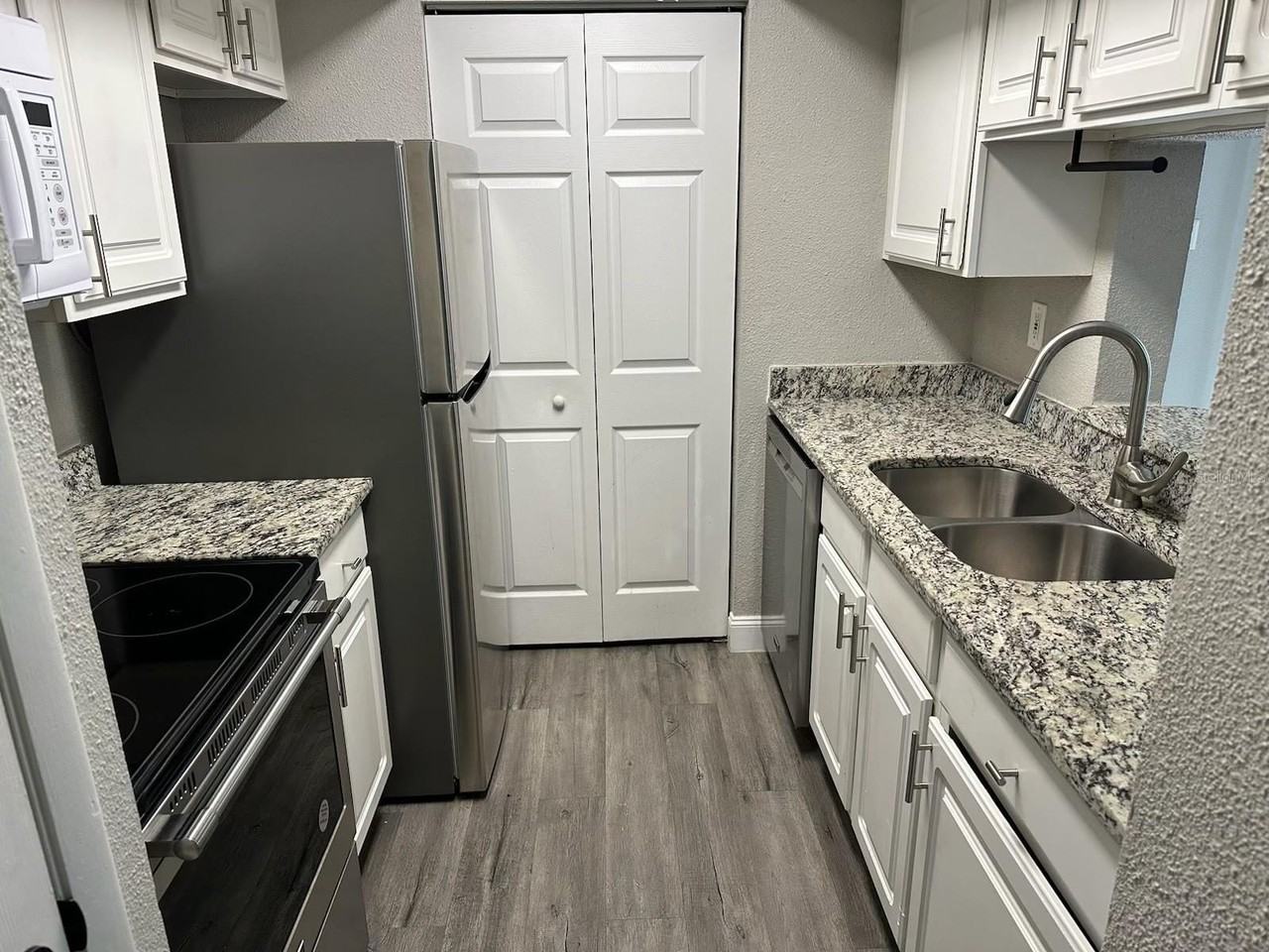 3716 Idlebrook Cir #110 - Photo 7 of 24