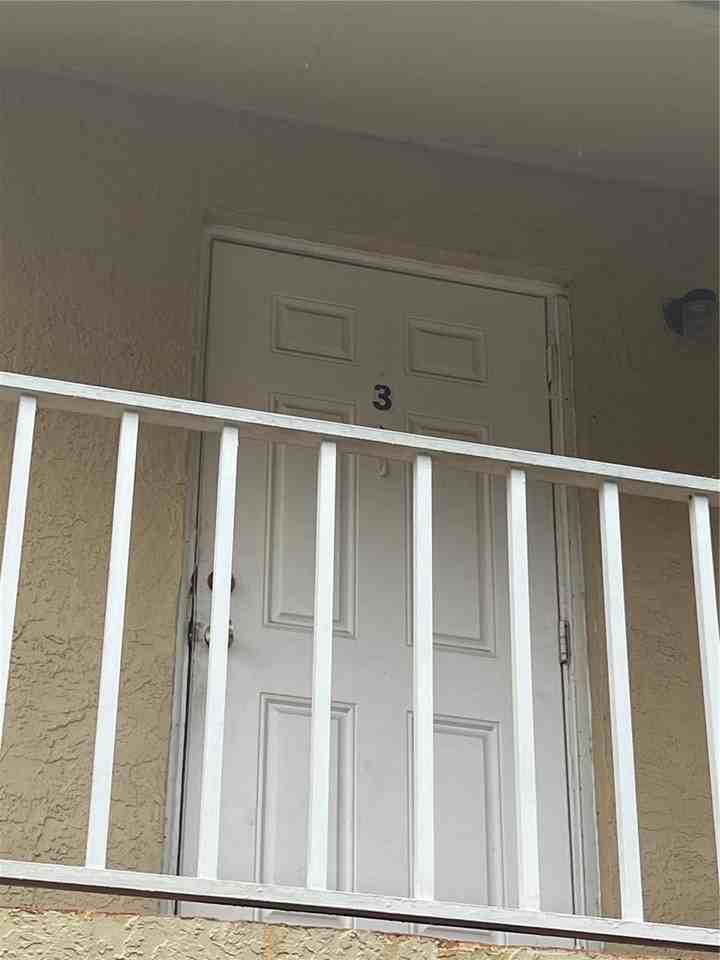 715 Michigan Ct #3 - Photo 3 of 15