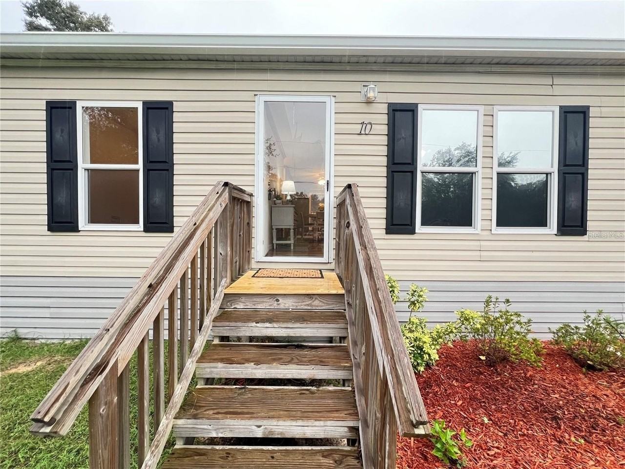 10 Se 69th Ave - Photo 3 of 33