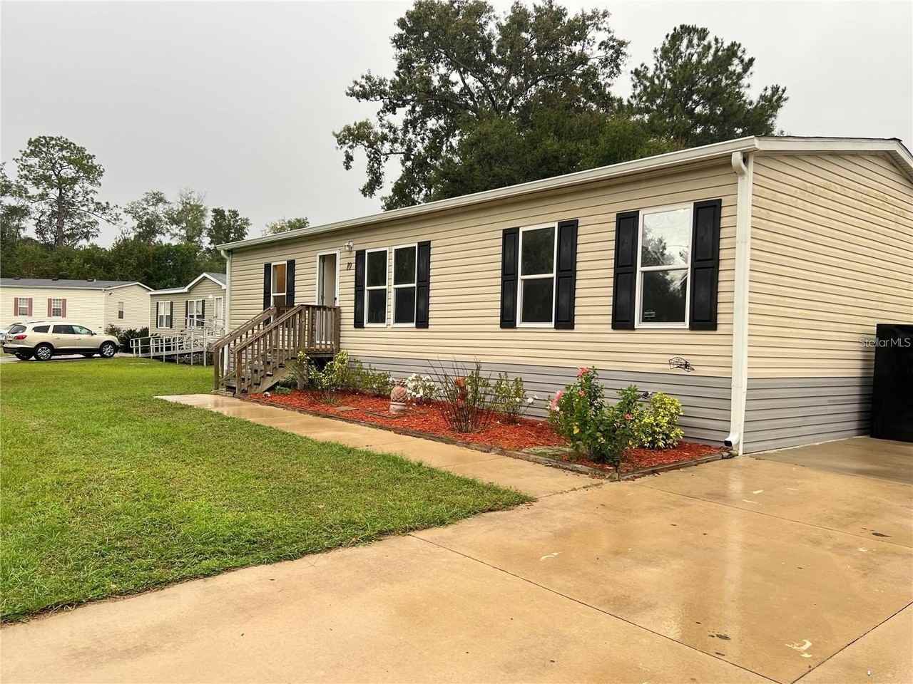 10 Se 69th Ave - Photo 5 of 33