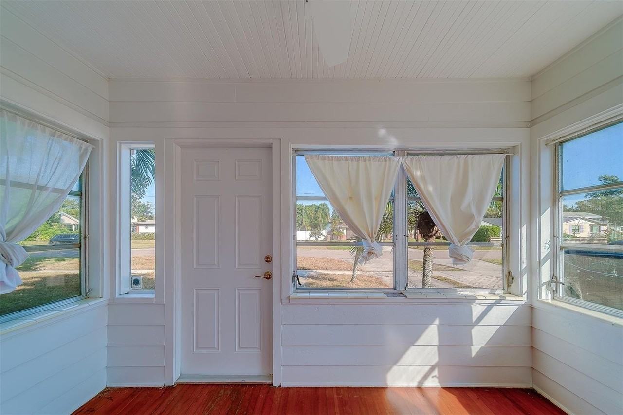 4642 7th Ave N - Photo 7 of 50