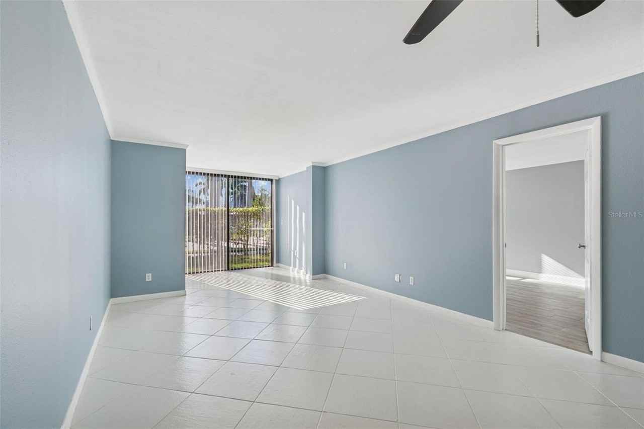 2051 Skimmer Ct W #114 - Photo 6 of 47