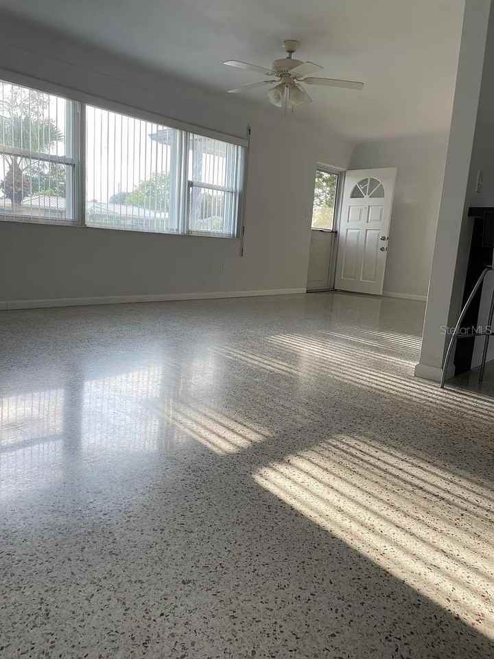 5003 58th Way N - Photo 3 of 8