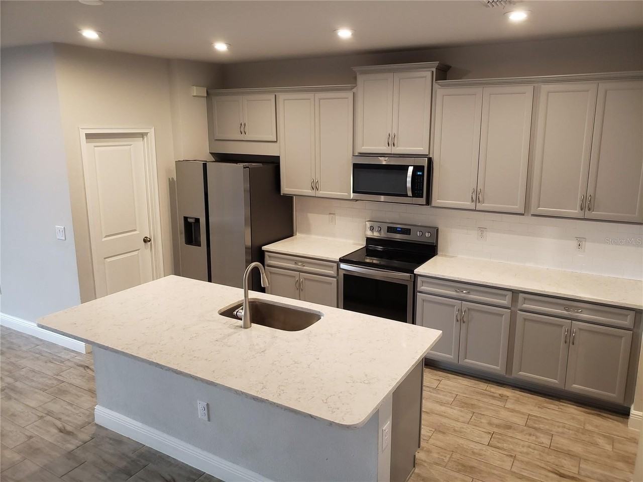 17623 Ledger Line Ln - Photo 3 of 32