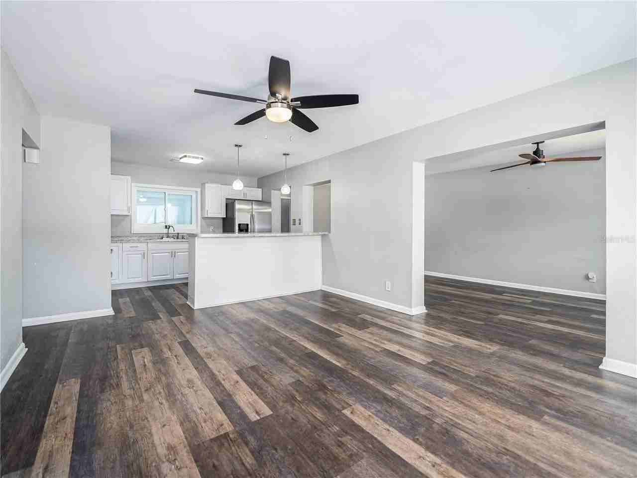 4721 W Iowa Ave - Photo 6 of 48