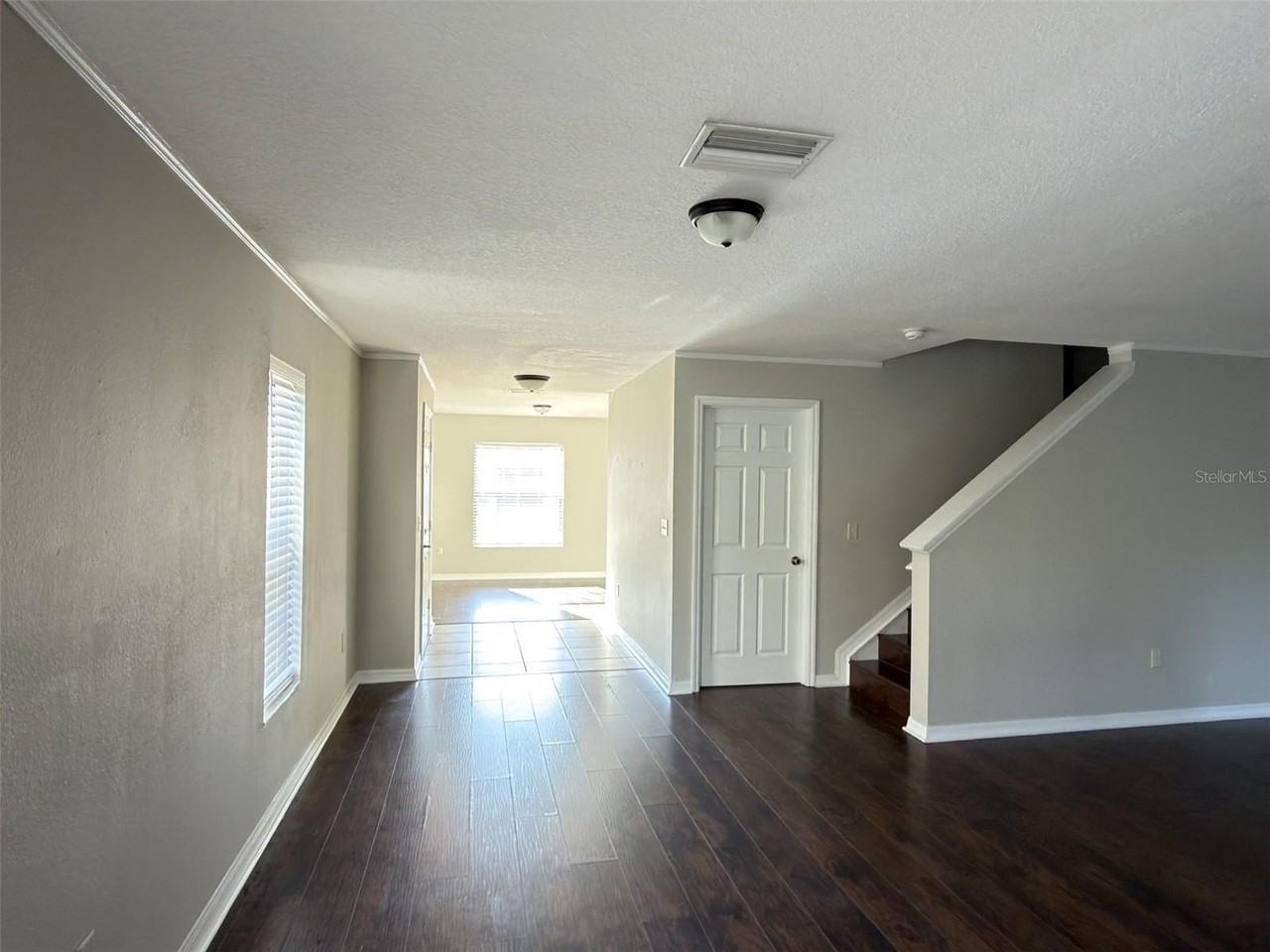 2515 Oleander Lakes Dr - Photo 3 of 4