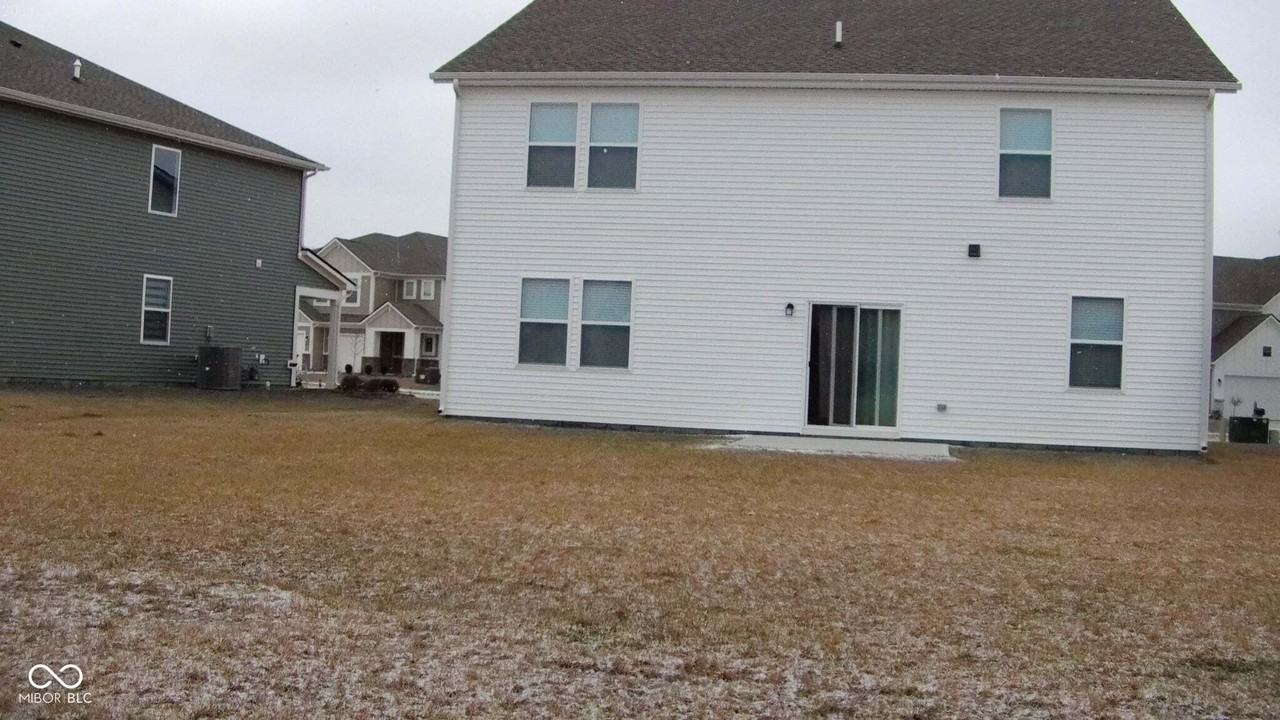 5916 Sunstone Rd - Photo 3 of 40