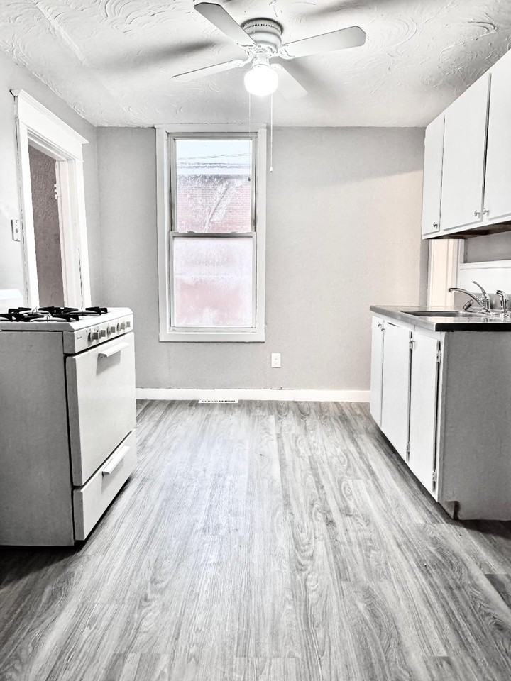 114 Huetter Ave - Photo 6 of 14