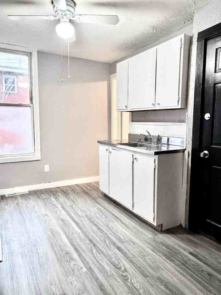 114 Huetter Ave - Photo 7 of 14