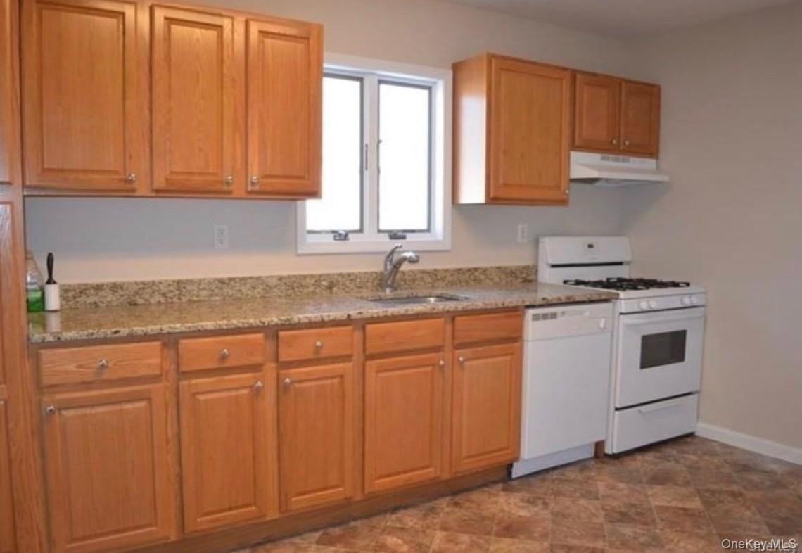 157 Lafayette Ave - Photo 5 of 10