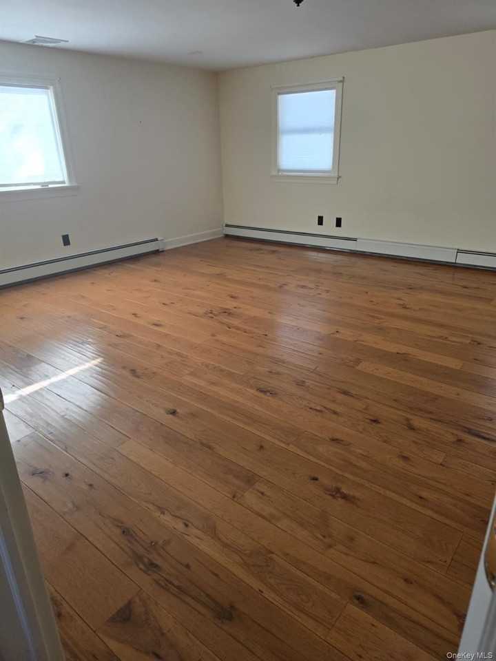 276 Quaker Rd - Photo 7 of 20