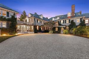 featured image of 94 Quogue St