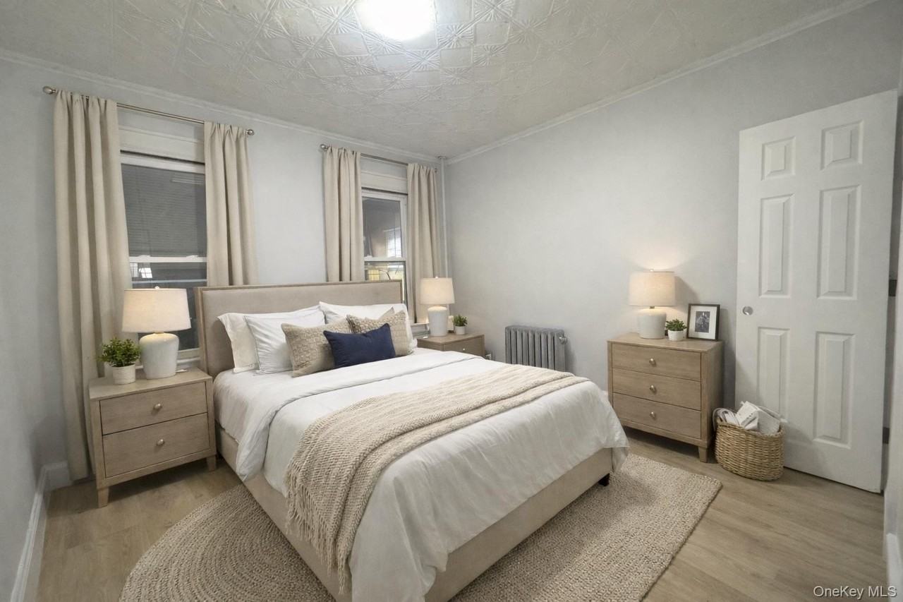 13826 Brookville Blvd - Photo 2 of 3