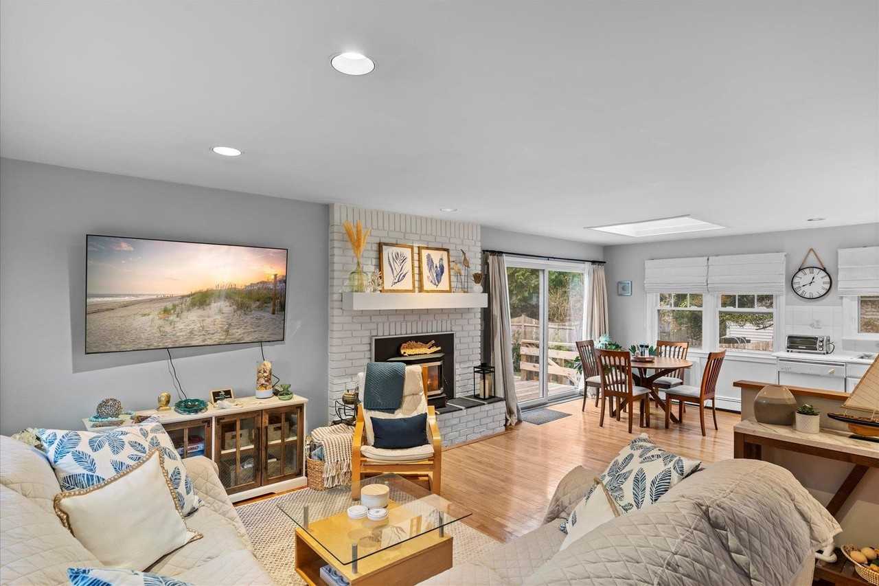 3 Crestview Dr - Photo 3 of 24