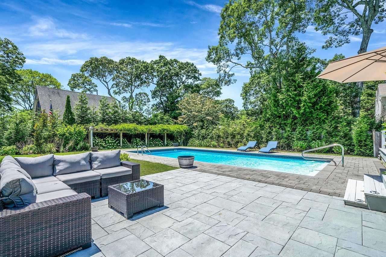 3 Crestview Dr