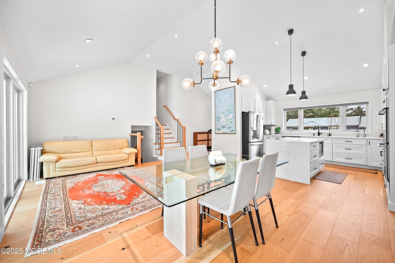 11 Nolan Dr - Photo 4 of 32