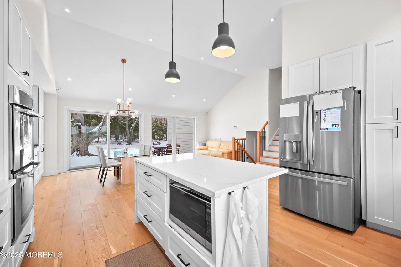 11 Nolan Dr - Photo 5 of 32