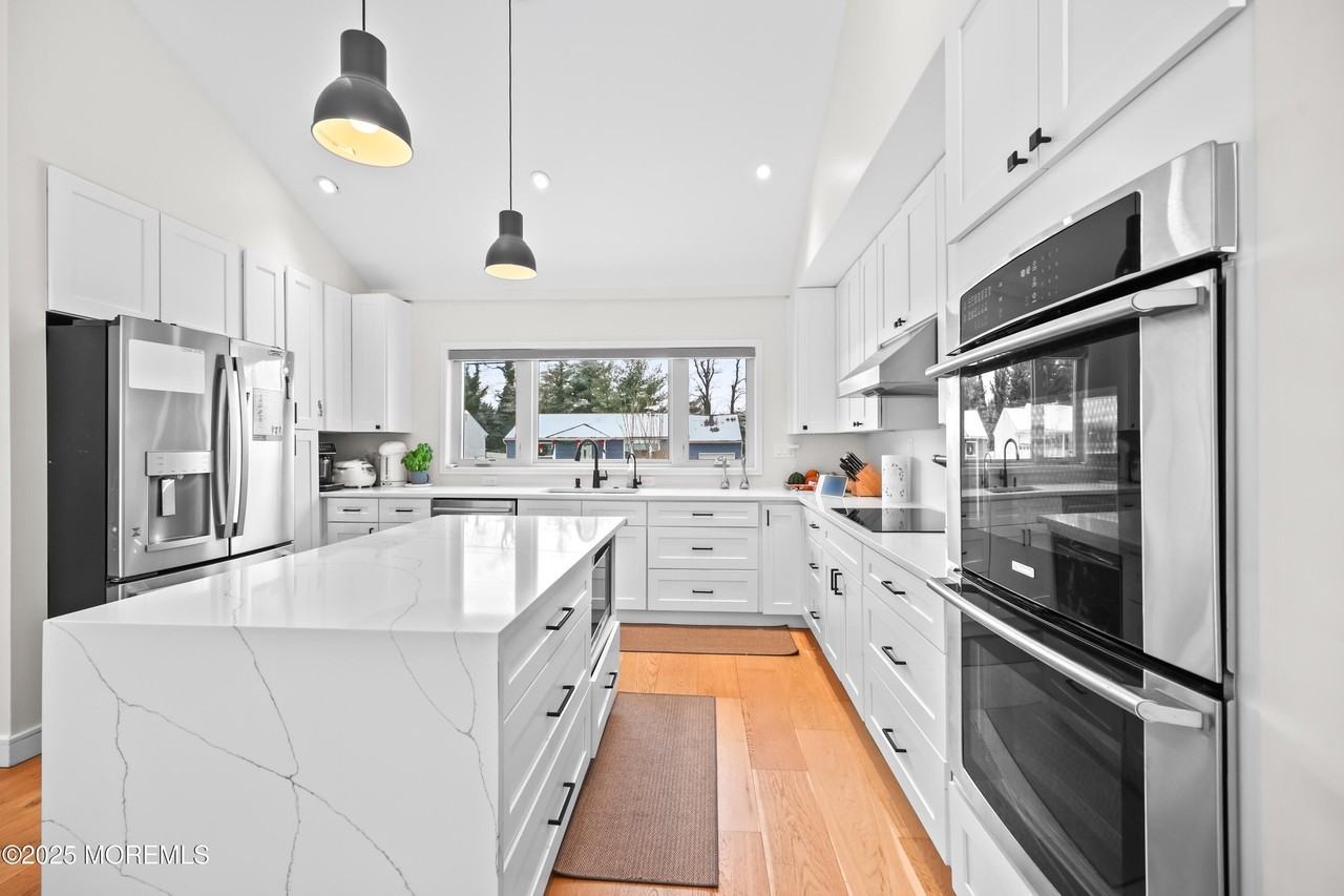 11 Nolan Dr - Photo 6 of 32