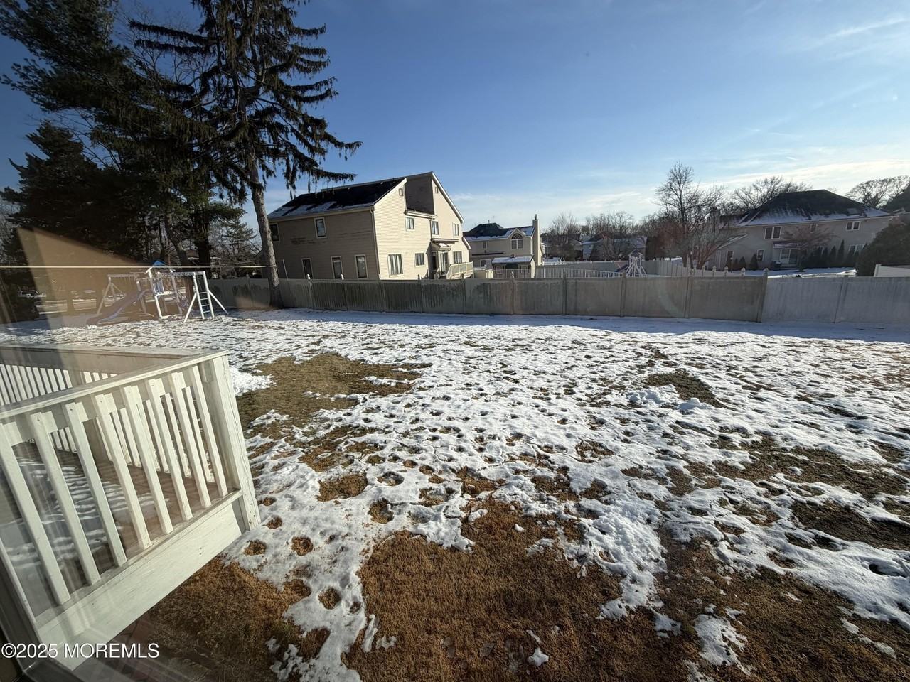 550 Wall St - Photo 2 of 17