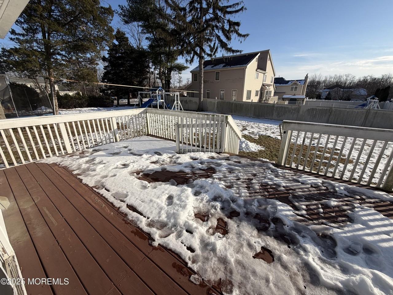 550 Wall St - Photo 3 of 17