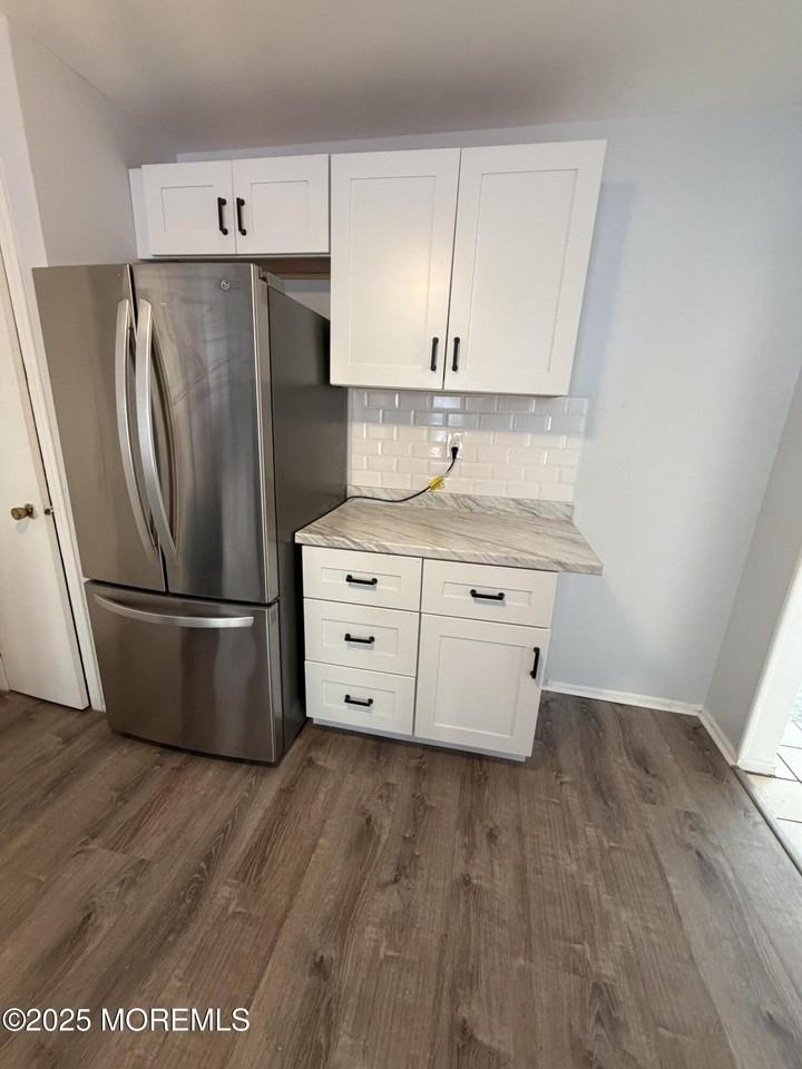 550 Wall St - Photo 7 of 17