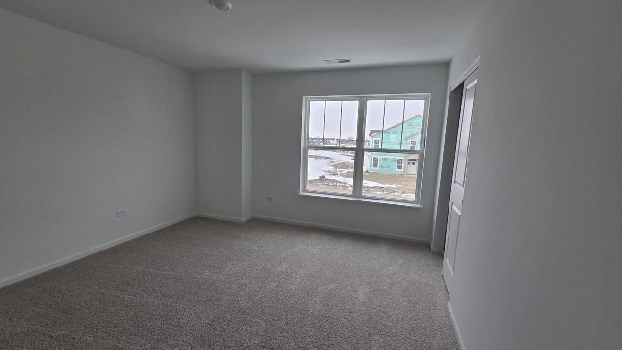 450 Hathaway Ln Unit 450 #450 - Photo 4 of 44