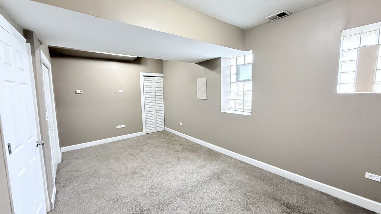 8017 S Phillips Ave Apt G #G - Photo 4 of 16