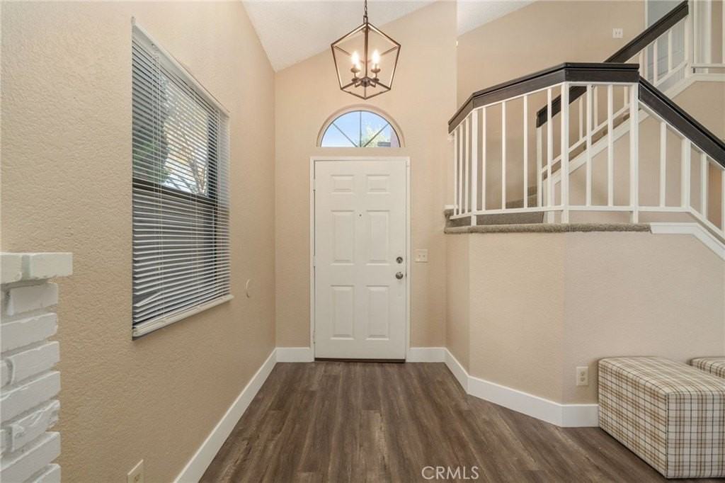 533 E Jackman St - Photo 6 of 27