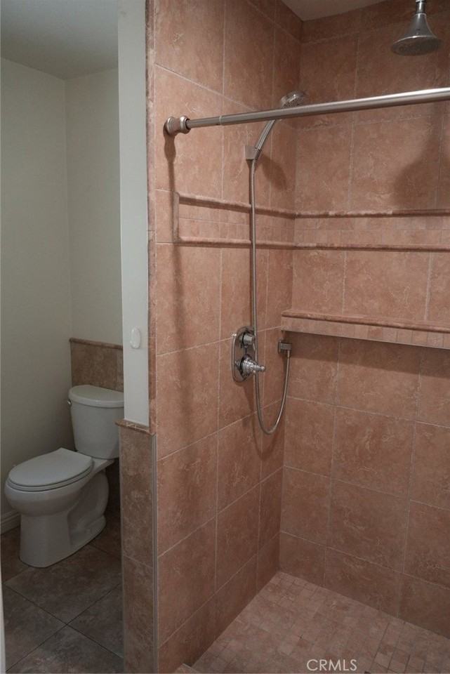 2641 N White Ave - Photo 7 of 13