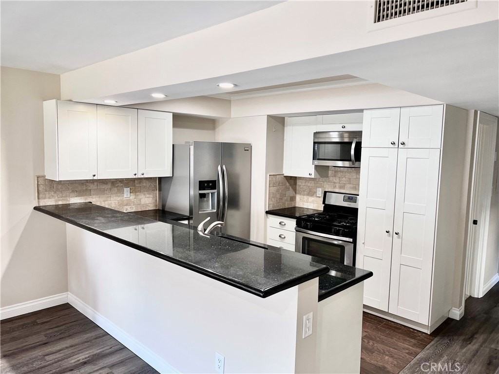 207 Ruby Ave - Photo 2 of 17