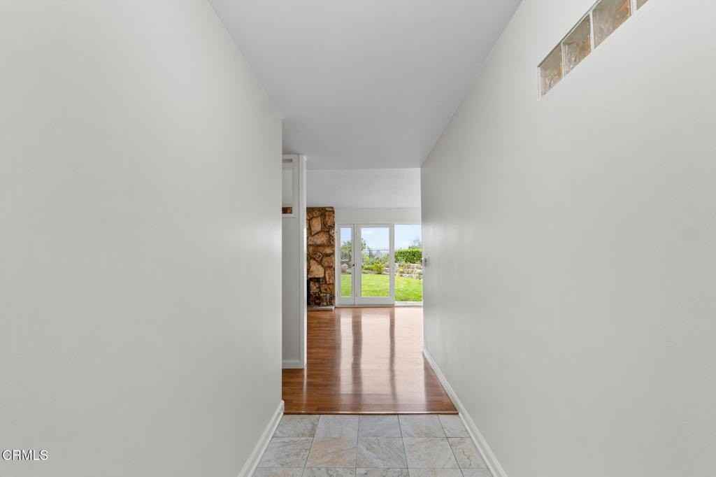 1370 Cresthaven Dr - Photo 2 of 45