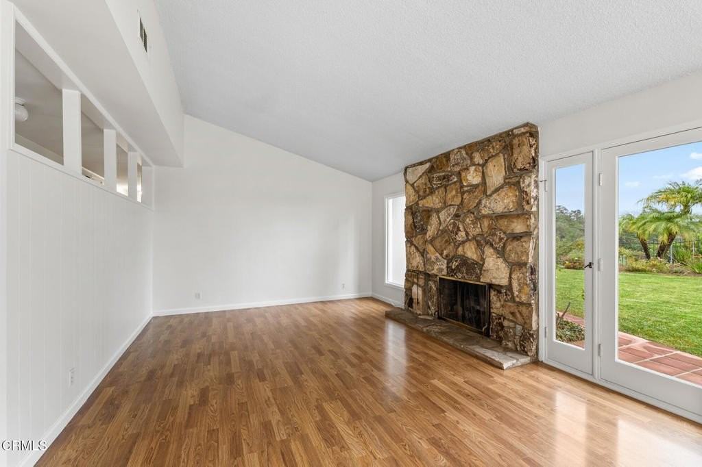 1370 Cresthaven Dr - Photo 6 of 45