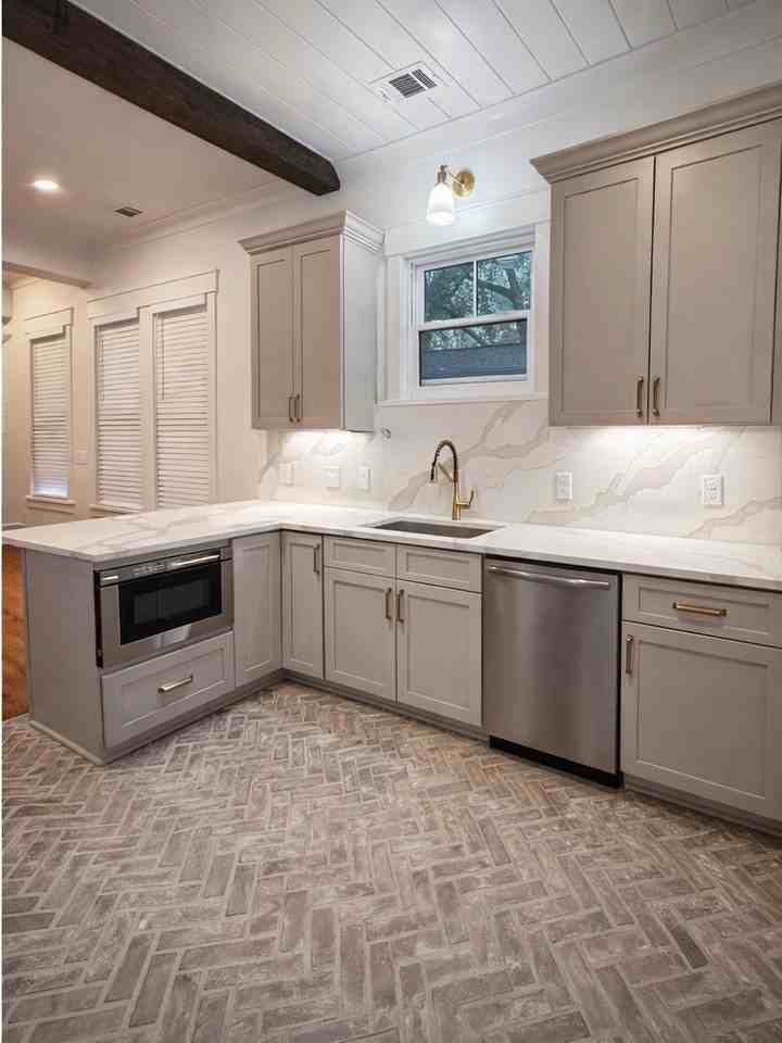 810 Jefferson St - Photo 4 of 17