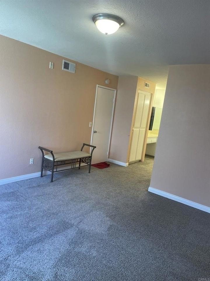 1721 Melrose Ave - Photo 4 of 10