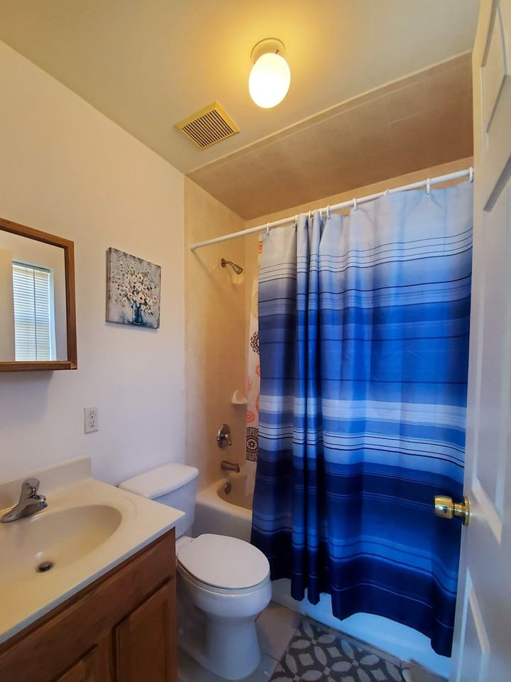 889 Green St #1 - Photo 7 of 48