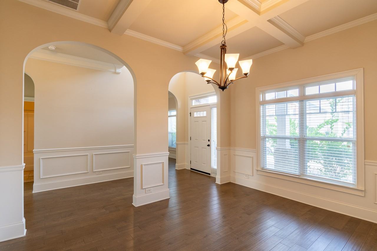 1037 Dietrich Ln #1 - Photo 4 of 29